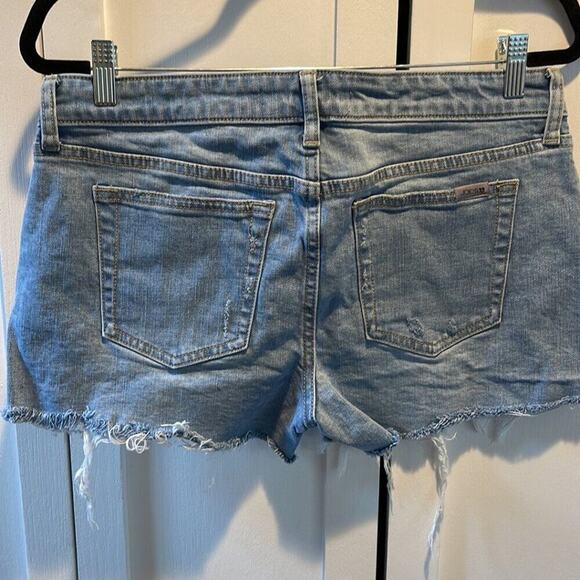 Joe’s Jeans Distressed Cutoff Jean Shorts Size 30 - Picture 3 of 5
